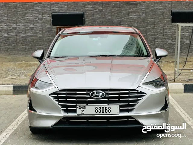 Sedan Hyundai in Dubai