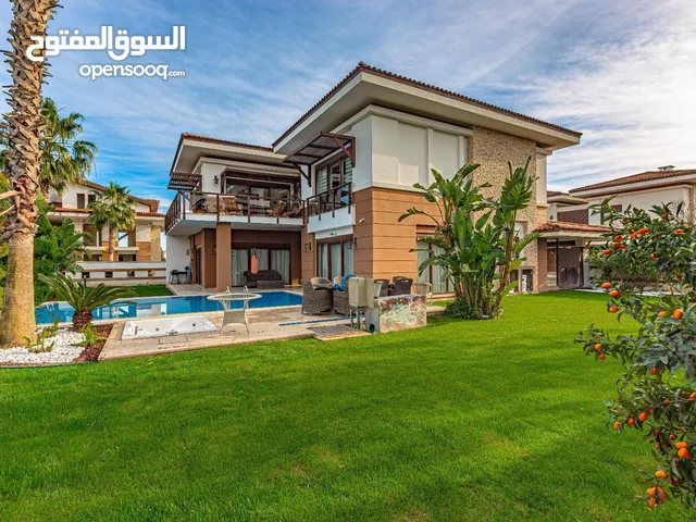 ULTRA LUX LIVING QUARTER