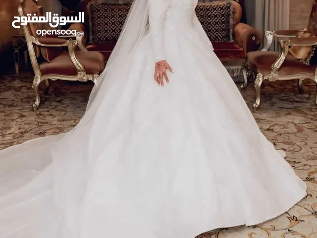 فستان فرح للبيع جديد