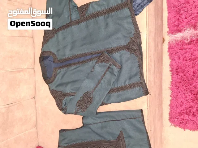 زبون للبيع اللون الغريب والفريد من نوعه والمميز اللون القضومي خدمه نص يد مستعمل استعمال نظيف