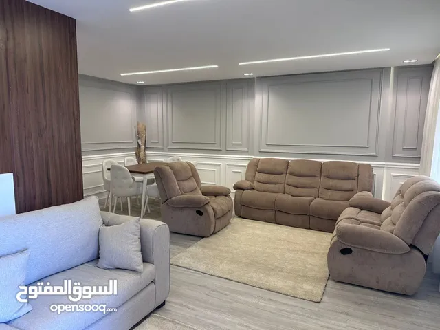 شقه للايجار المفروش بأقوى لوكيشن بالرحاب فرش اول استخدام
