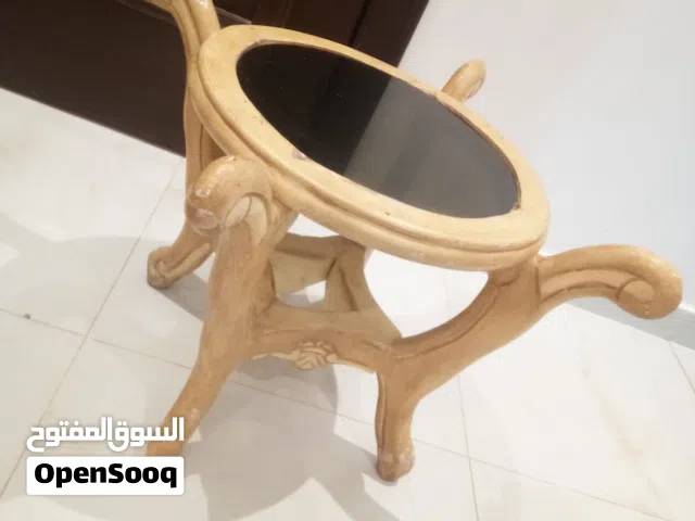 كنب مجلس 4 قطع و 3 طاولات