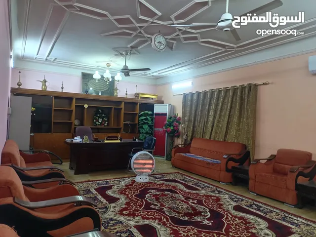 250 m2 3 Bedrooms Townhouse for Rent in Basra Jaza'ir