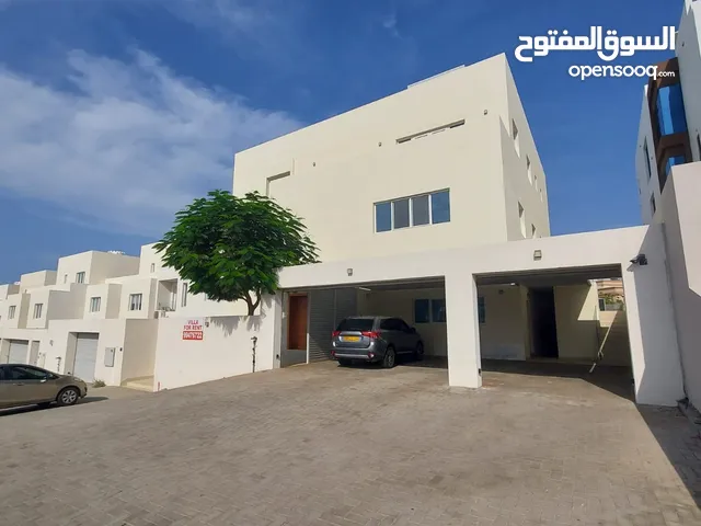 5 Bedrooms Semi-Furnished Villa with Pool for Rent in Qurum REF:1067AR