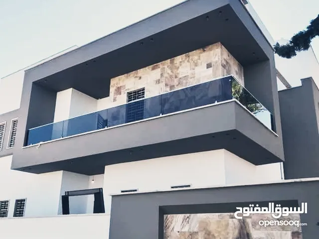 1500 m2 Villa for Sale in Tripoli Al-Nofliyen