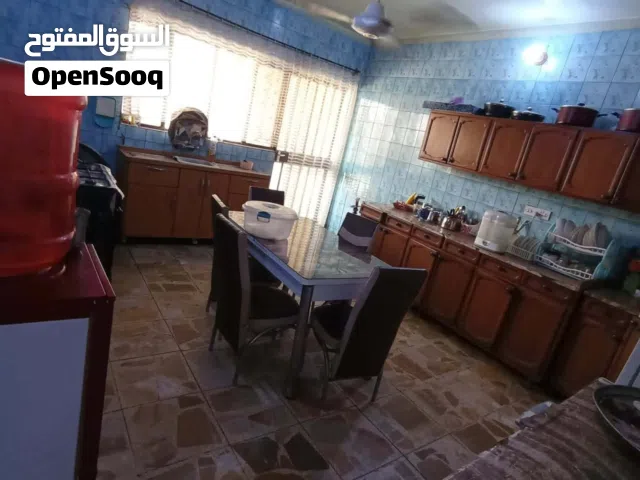 بيت 300م في حي الرئاسة