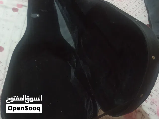حقيبه ناعمه Gig Bag(جيجا باج) لحجم الجيتار الكلاسيك مصنوعة من القماش المبطن، خفيفة الوزن، وتُ