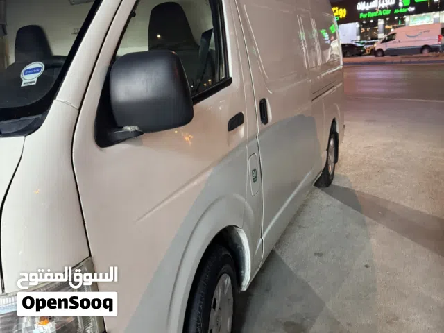 2013 تويوتا هايس Cargo