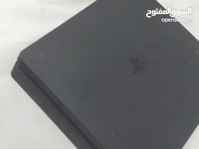 Ps4 slim للبيع (مستعمل . لاكن في حاله جيده )
