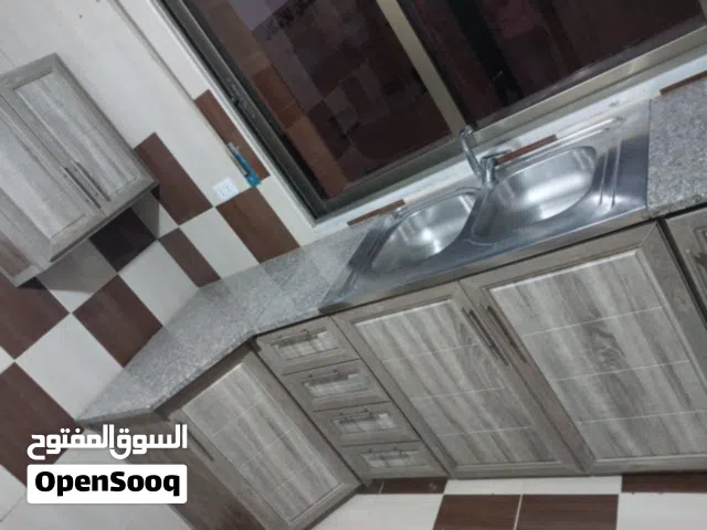 شقة فارغه للايجار في ضاحيه الاقصى مقابل مستشفى الامير حمزة