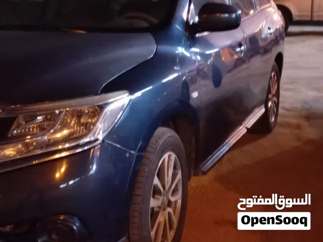 2015 نيسان باثفايندر SV