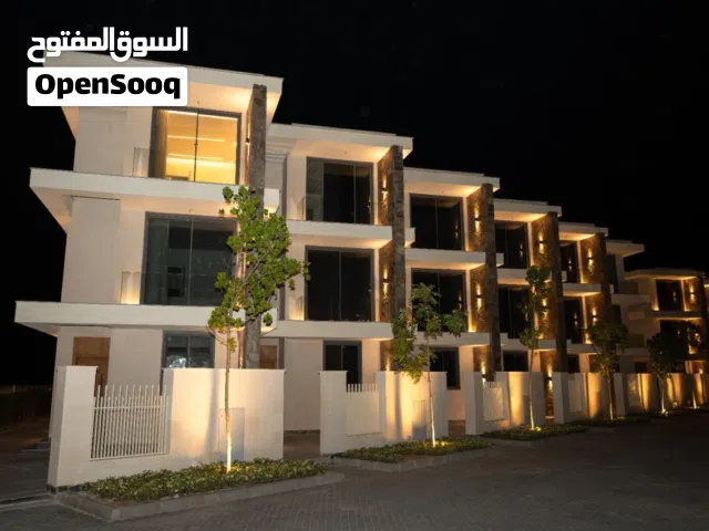شاليه متشطب بالفرش والاجهزة فى الساحل بجوار مرينا 5