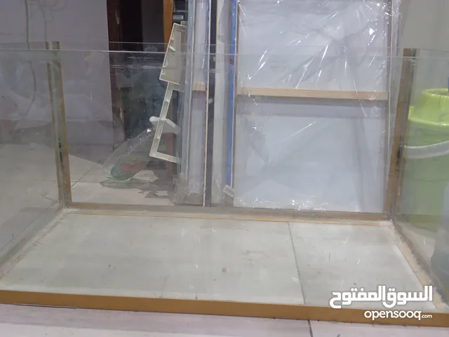 حوض سمك كبير