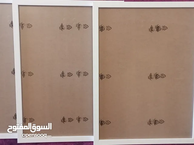 مجموعة من 3 براويز صور جديدة