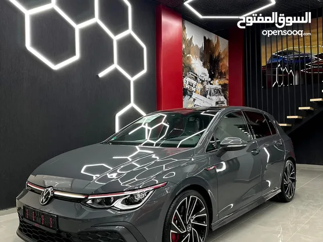 GTI mk8 عداد 30 ألف . اضافات نادرة . بحال الوكالة