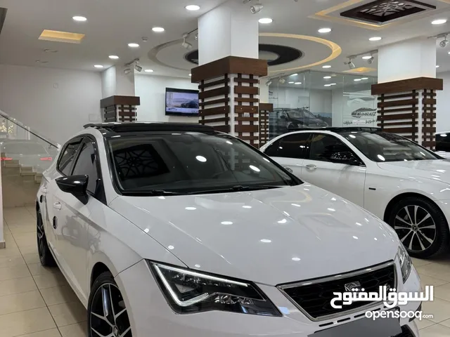 Seat FR 2018 لون ابيض فتحة سفف بانوراما فحص ممتاز