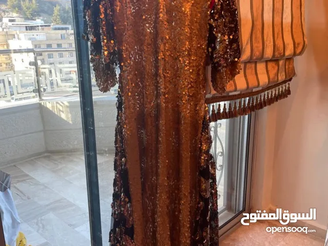 فستان سهره بجنن مستعمل مره وحده بس