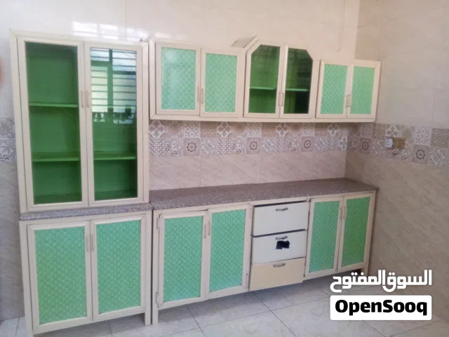 كاونتر مستعمل للبيع قياس ثلاث امتار المنيوم مع المرمر