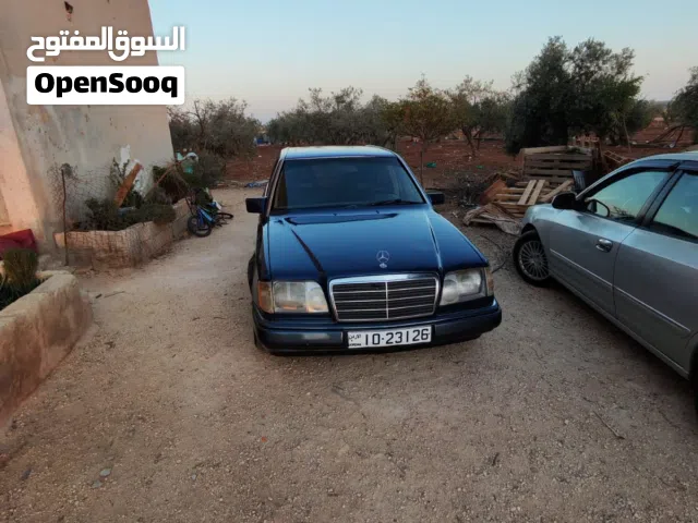 1993, مرسيدس بنز, الفئة-E, E 200