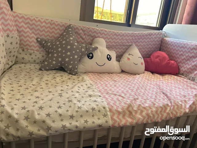 سرير اطفال للبيع
