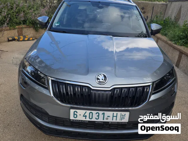 سيارة سكودا كاروك يد اولى للبيع 110000شيقل كاش الدهان اصلي شركة ولا ضربة والصلاة على النبي