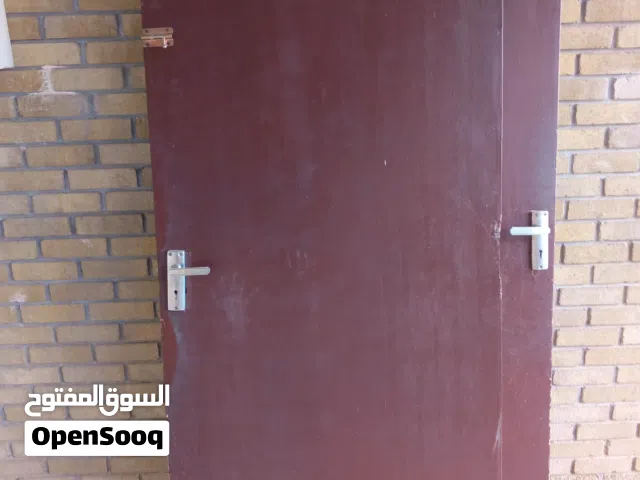 بابين خشبية مستعملة