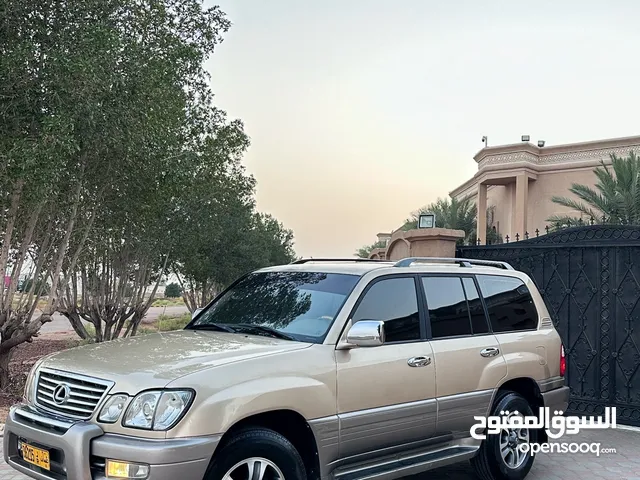 الحمدلله السيارة نظيفه جدآ