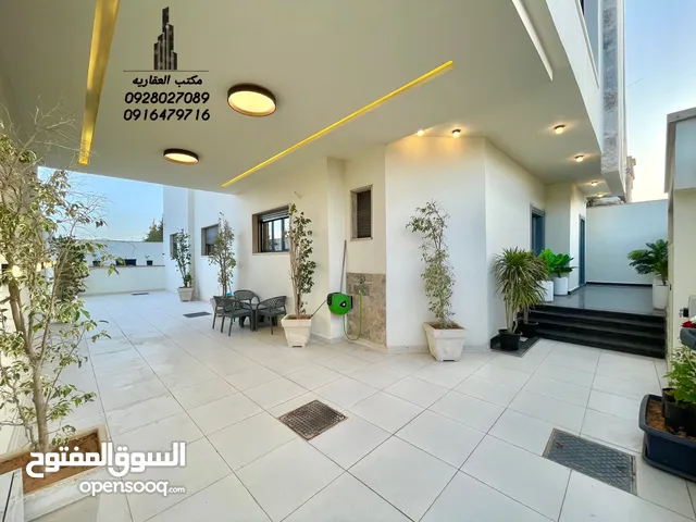 900 m2 More than 6 bedrooms Villa for Sale in Tripoli Al-Serraj