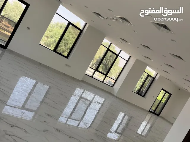 للإيجار فيلا تجارية جديدة طابقين