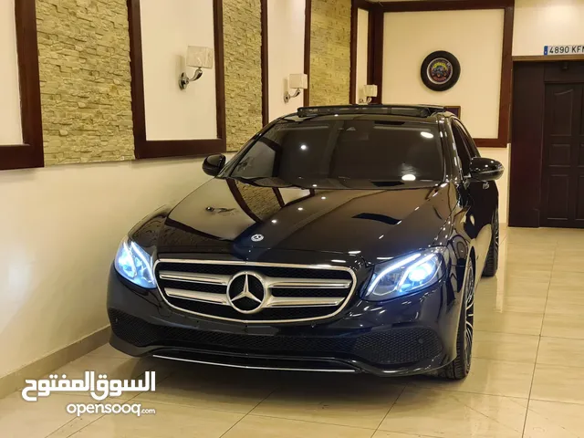 Mercedes E220 D / 2019  فل إضافات / بانوراما / ديزل / فحص نخب دهان شركة