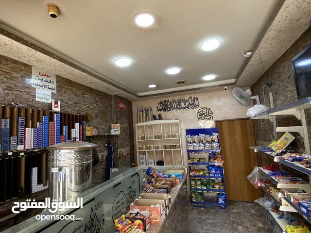قهوة vip للبيع مع البضاعة والقهوة على رئس عمله للبيع باقي التفصيل