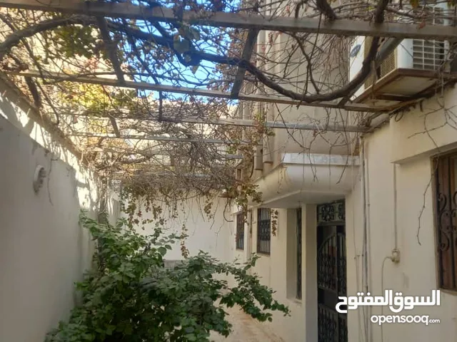 225m2 4 Bedrooms Villa for Sale in Benghazi Shabna