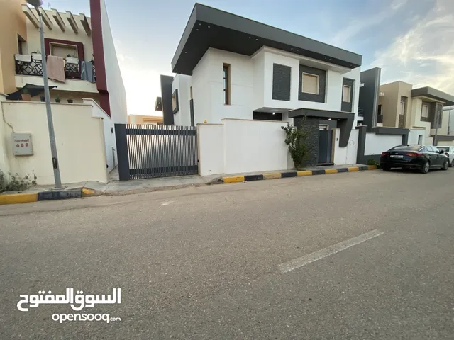 350 m2 3 Bedrooms Villa for Rent in Tripoli Tajura