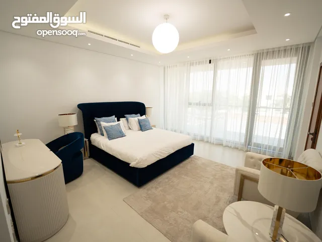 للبيع فيلا 5 غرف مساحات واسعه خطه دفع مرنه باقل سعر بالشارقه