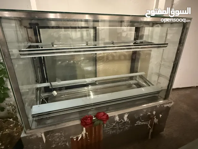 براد و عارضة كيك او مقبلات