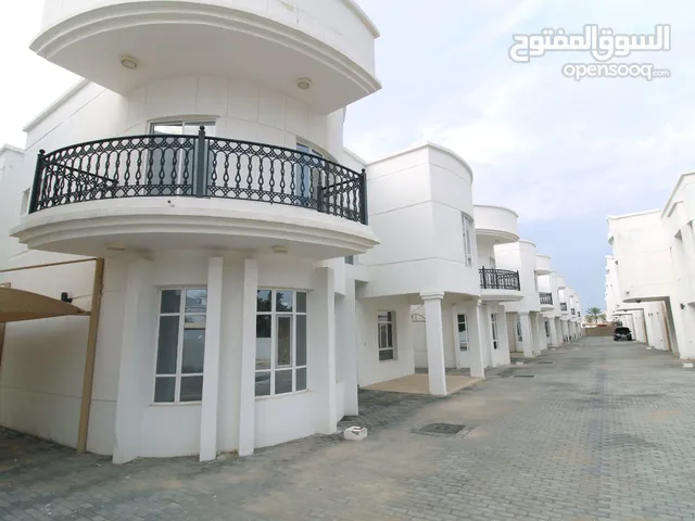 #REF690) Villas in Compound for Rent in Shatti Al Qurum
