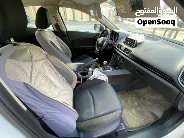 2015 مازدا 3 Standard