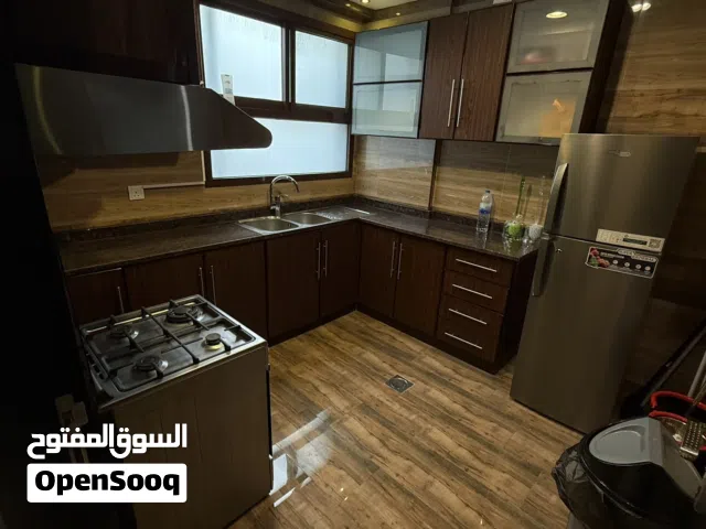 بارتشنات وغرف للإيجار أول ساكن – الروضة 3 عجمان