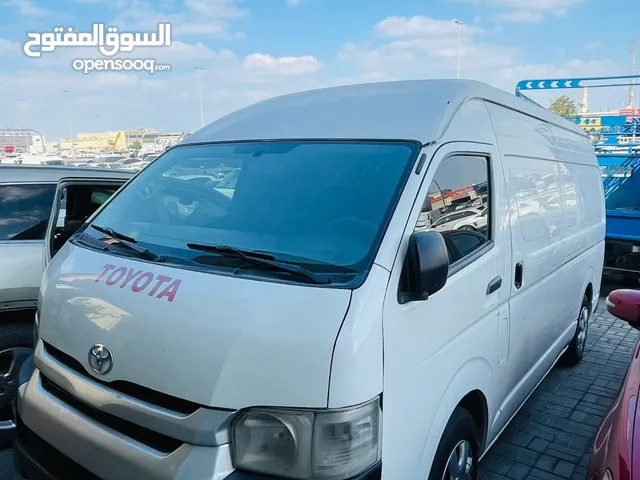 toyota hiace high roof delivery cargo van 2018 in very good condition for sale in musafah abu dhabi