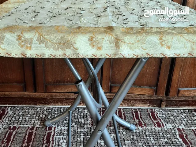 طاولة بلاستيك
