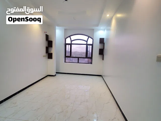 شقه للايجار في شملان جنب الخط العام مباشرتن وسط كل الخدمات حي راقي جداً شقه لوكس سراميك ديكورات لمسس