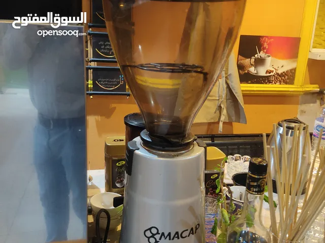 معدات محل عصاير و مقهى للبيع