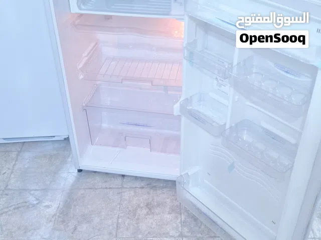 بيع ثلاجه شارب 8 قدم مكتب بحاله ممتازه جدا مع التوصيل والكفاله