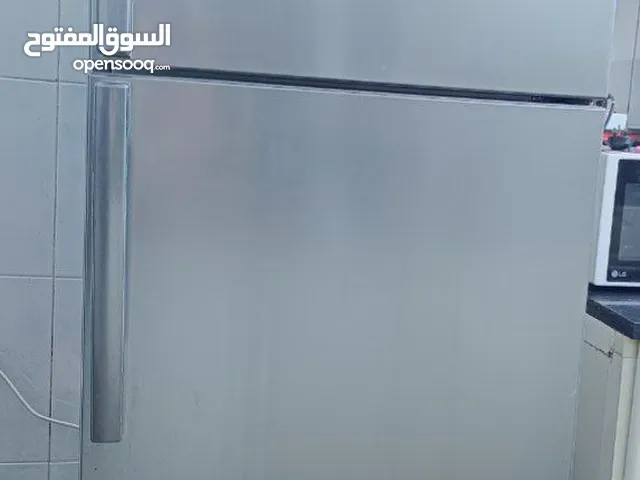 ثلاجة سامسونغ كبيرة مع فريزر للبيع لون سلفر بيها مجال مستعملة