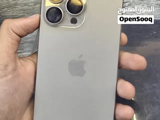 ايفون 15 برو ماكس فضي مستعمل بحالة ممتازة مع الكرتونة والشاحن -بطاريته 77  سعة 256 جيجابايت