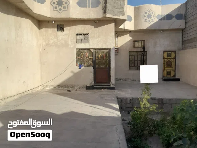 للبيع بيتين. بلديه من ضمن الطابو  طبگ على شارع 15. وليس داخل الفرع  سقف واحد في حي الأندلس الزبير.