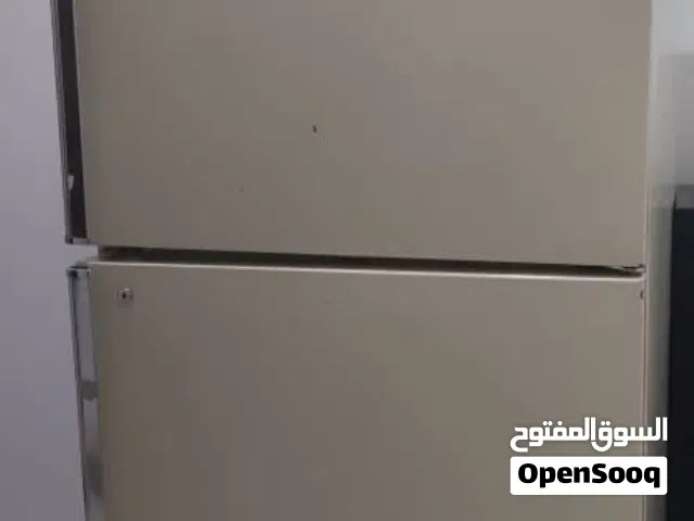 ثلاجه بحاله جيده جدا