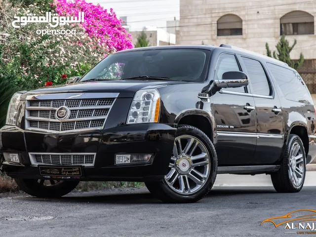 Cadillac Escalade Xl 2012 Platinum السيارة مميزة جدا و قطعت مسافة 144,000 كيلو متر