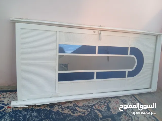 باب المنيوم زجاجي