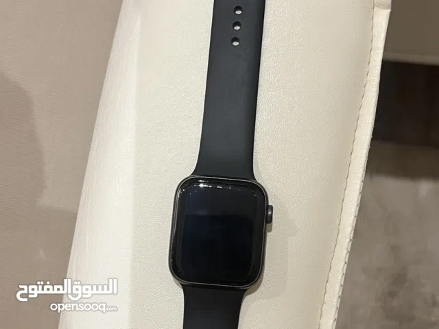Apple watch se gps version 44 mm used in great condition with box and original charger and 2 straps